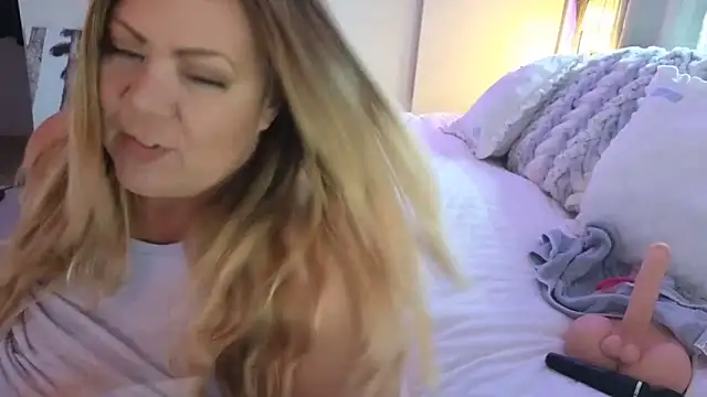 JESS LOVES online show from 03/16/26, 06:10