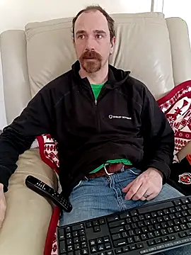 Snapshot of Armpitshaver chatting on 01/15/25, 04:32 Armpitshaver online show from 01/15/25, 04:32