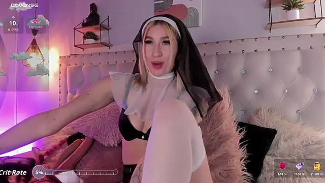 Atenea Klett  online show from 02/09/26, 01:31