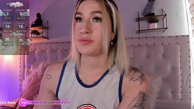 Atenea Klett  online show from 03/18/26, 01:57