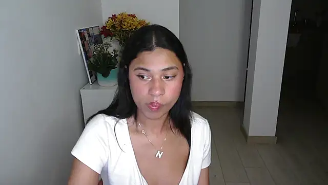 Snapshot of dark_enchantress_ chatting on 01/17/25, 03:34 dark enchantress online show from 01/17/25, 03:34