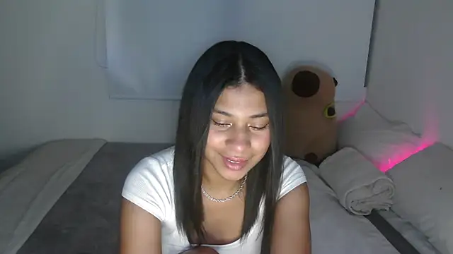 Snapshot of dark_enchantress_ chatting on 02/25/25, 01:09 dark enchantress online show from 02/25/25, 01:09