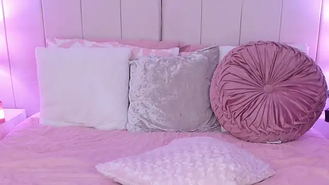 JanneCarter online show from 11/29/25, 03:34