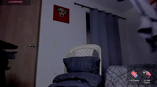 Snapshot of Cloudy_pigDude chatting on 03/18/25, 04:29 Cloudy pigDude online show from 03/18/25, 04:29