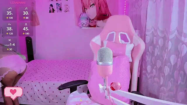 Snapshot of mia_kawaii05 chatting on 03/17/25, 11:57 mia kawaii05 online show from 03/17/25, 11:57