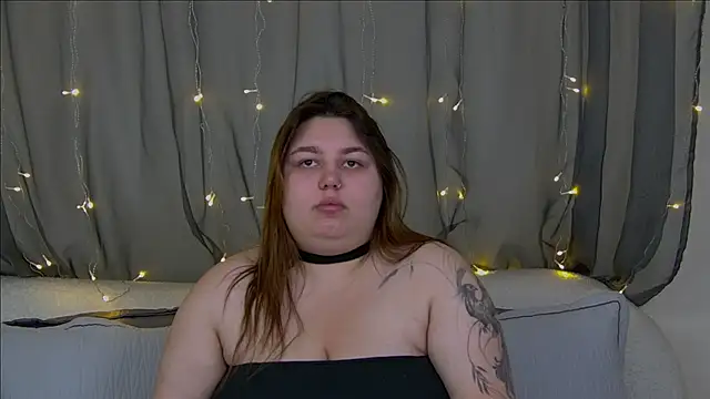 LillianKim online show from 10/30/25, 06:38