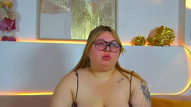 LillianKim online show from 12/22/25, 06:46