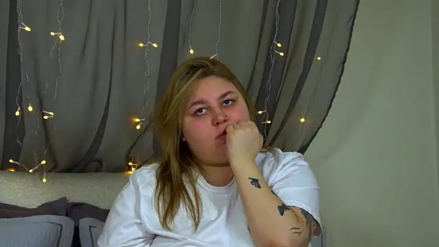 LillianKim online show from 12/01/25, 06:36