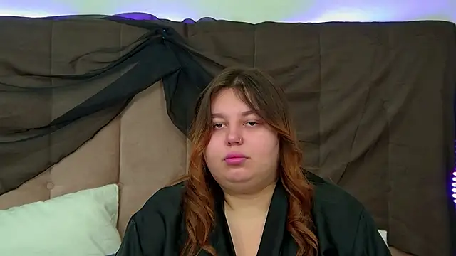 LillianKim online show from 10/26/25, 07:09