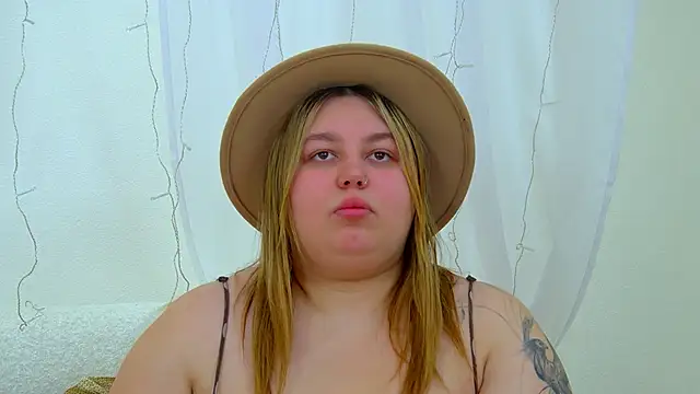 LillianKim online show from 02/18/26, 06:48