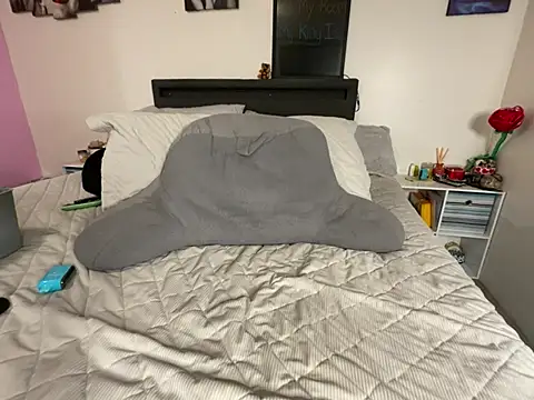 AngelSinz69 online show from 02/18/25, 06:47