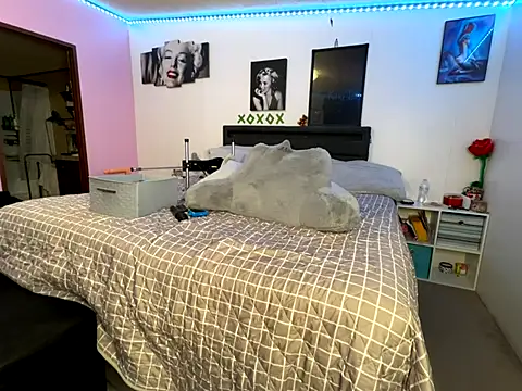 AngelSinz69 online show from 10/12/25, 04:14