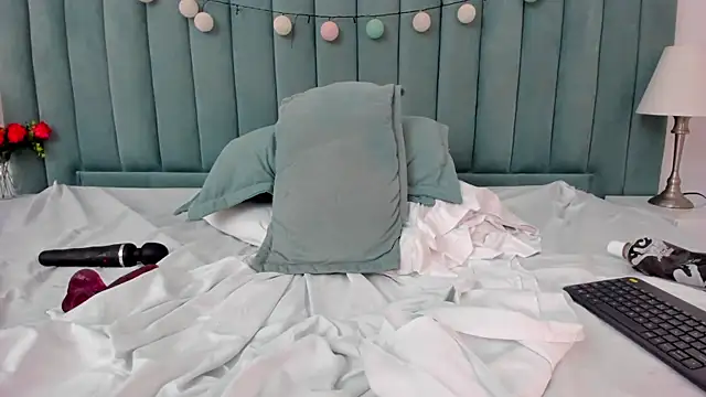 Snapshot of marianaaguii chatting on 03/14/25, 03:25 marianaaguii online show from 03/14/25, 03:25