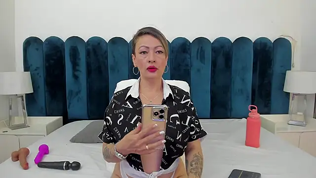 marianaaguii online show from 05/17/26, 04:07