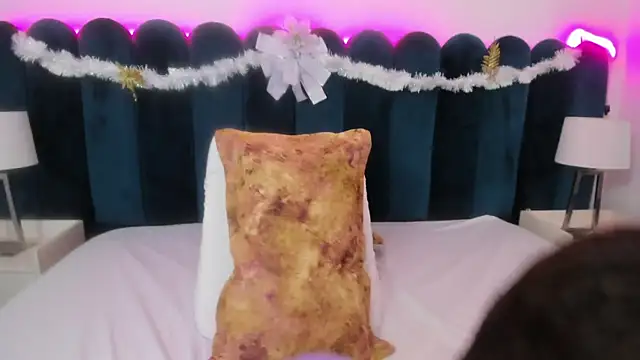 Snapshot of marianaaguii chatting on 12/02/25, 02:19 marianaaguii online show from 12/02/25, 02:19