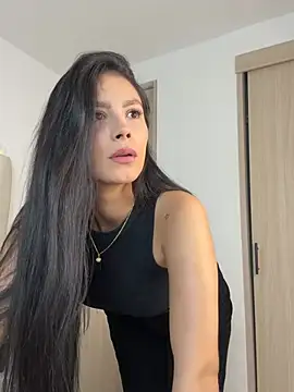 Snapshot of Lauraxx69 chatting on 07/16/26, 04:20 Lauraxx69 online show from 07/16/26, 04:20