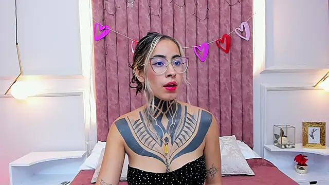 NicoleBlum online show from 02/12/25, 05:48