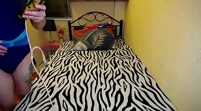 Snapshot of MissFoxylady chatting on 01/25/25, 12:37 MissFoxylady online show from 01/25/25, 12:37