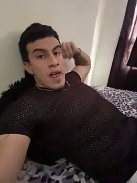 strongboy  online show from 04/11/26, 07:50