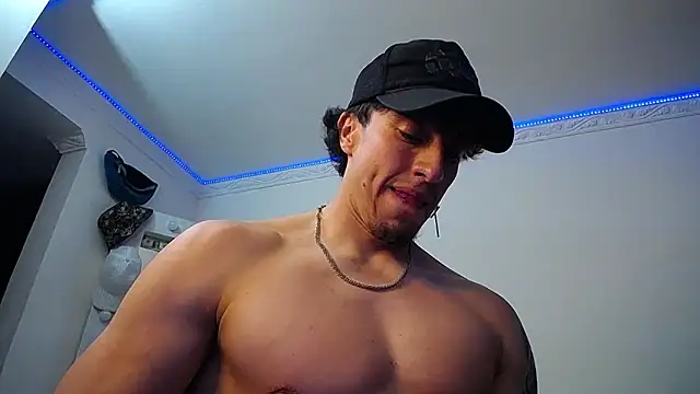 Snapshot of strongboy_ chatting on 01/25/25, 03:09 strongboy online show from 01/25/25, 03:09