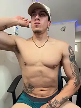 strongboy  online show from 04/23/26, 02:40