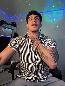 strongboy  online show from 12/21/25, 09:15