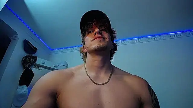 Snapshot of strongboy_ chatting on 03/14/25, 05:05 strongboy online show from 03/14/25, 05:05