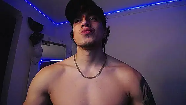 Snapshot of strongboy_ chatting on 01/12/25, 11:28 strongboy online show from 01/12/25, 11:28