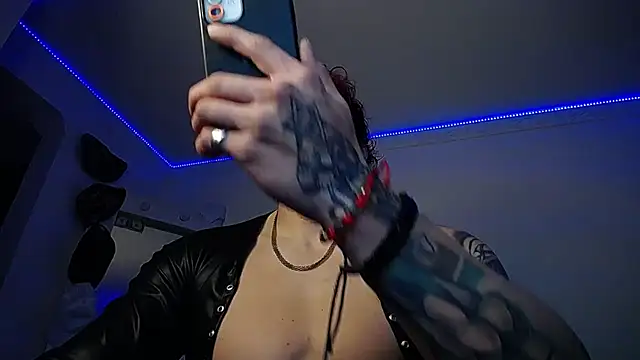 Snapshot of strongboy_ chatting on 03/16/25, 10:20 strongboy online show from 03/16/25, 10:20