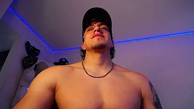 Snapshot of strongboy_ chatting on 09/17/25, 07:05 strongboy online show from 09/17/25, 07:05