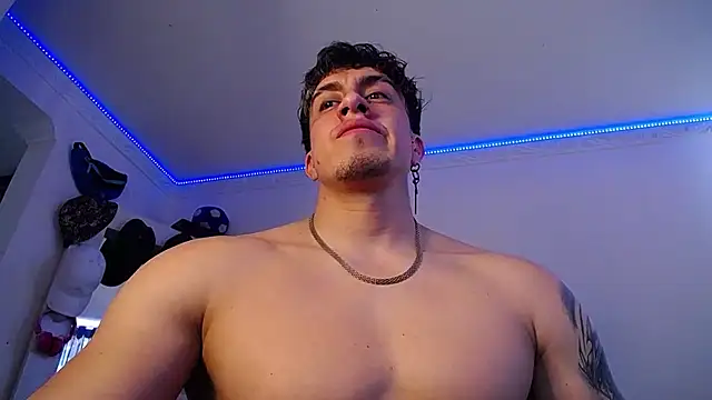 Snapshot of strongboy_ chatting on 10/02/25, 07:06 strongboy online show from 10/02/25, 07:06