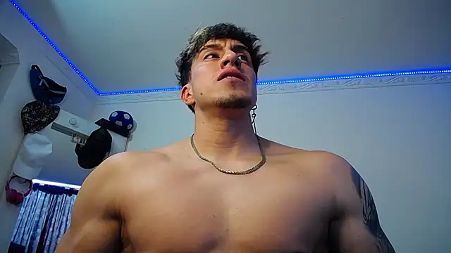 Snapshot of strongboy_ chatting on 10/08/25, 06:52 strongboy online show from 10/08/25, 06:52