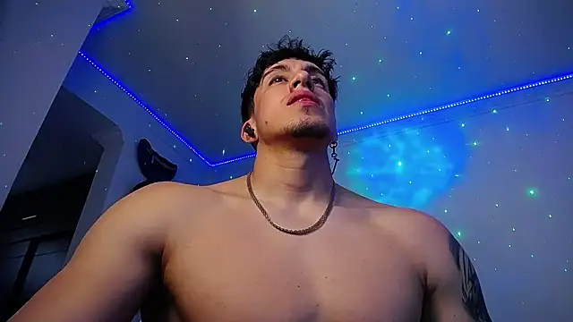 Snapshot of strongboy_ chatting on 11/04/25, 07:17 strongboy online show from 11/04/25, 07:17