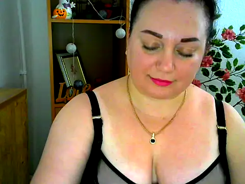 AmanaGi online show from 11/14/25, 03:15