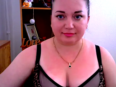 AmanaGi online show from 11/03/25, 04:43