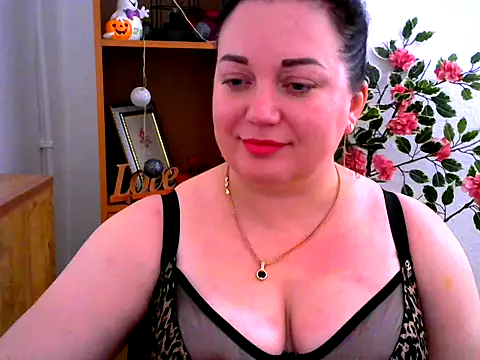 AmanaGi online show from 11/10/25, 04:23