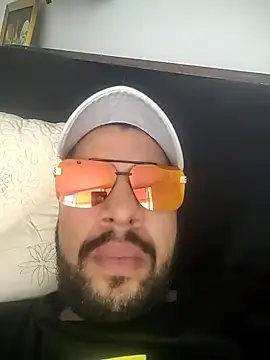 Snapshot of eljefe1119 chatting on 10/24/25, 05:56 eljefe1119 online show from 10/24/25, 05:56