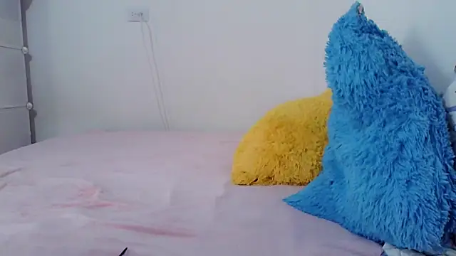 Snapshot of sweetnia chatting on 09/15/25, 02:28 sweetnia online show from 09/15/25, 02:28