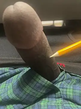 Snapshot of little0245 chatting on 12/06/24, 11:52 little0245 online show from 12/06/24, 11:52