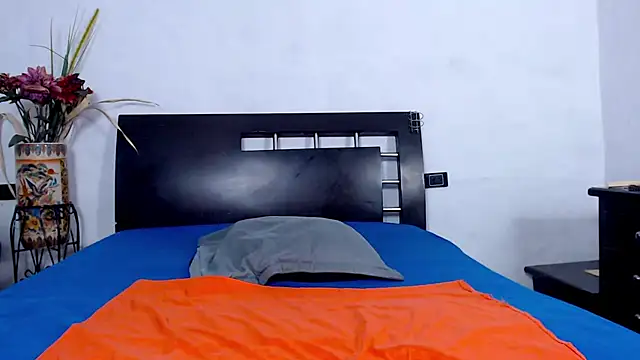 AikoTailor online show from 10/29/25, 10:03