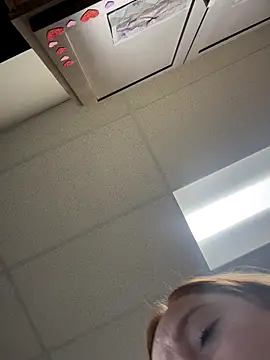 Snapshot of cinnatitties chatting on 10/23/25, 06:06 cinnatitties online show from 10/23/25, 06:06