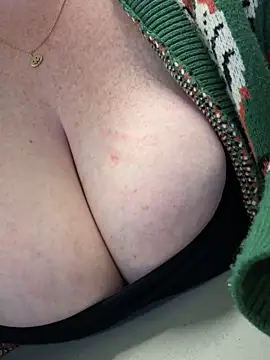 Snapshot of cinnatitties chatting on 09/19/25, 07:40 cinnatitties online show from 09/19/25, 07:40