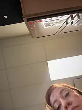 Snapshot of cinnatitties chatting on 10/07/25, 03:57 cinnatitties online show from 10/07/25, 03:57