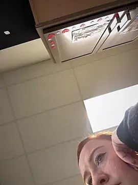 Snapshot of cinnatitties chatting on 09/12/25, 01:44 cinnatitties online show from 09/12/25, 01:44