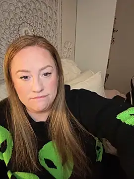 cinnatitties online show from 11/02/25, 06:24