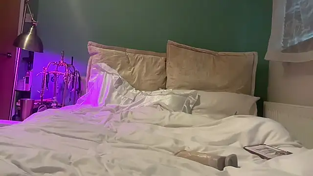crystalsbaby online show from 07/23/26, 11:51