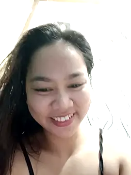 Snapshot of Hotbaby_1523 chatting on 10/10/25, 12:44 Hotbaby 1523 online show from 10/10/25, 12:44