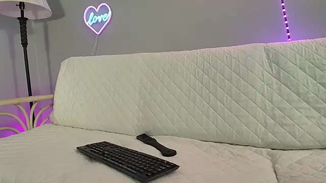 xxxvibesxo online show from 06/15/26, 12:44