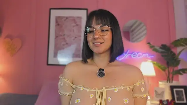 SoySaraa online show from 05/26/26, 06:11