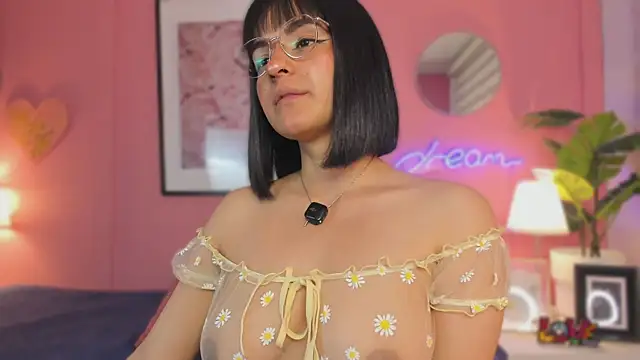 SoySaraa online show from 04/15/26, 06:08